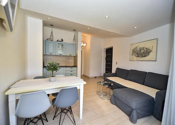 아파트먼트 클레멘타 *