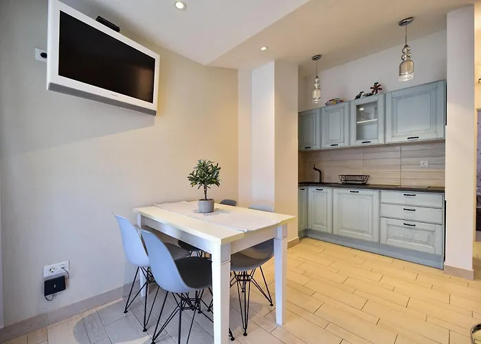 아파트먼트 클레멘타 *